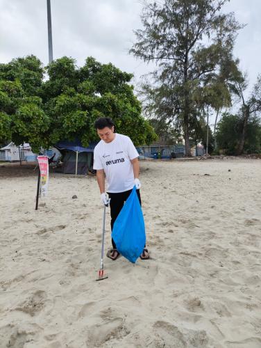 Morib-Beach-Cleaning-6